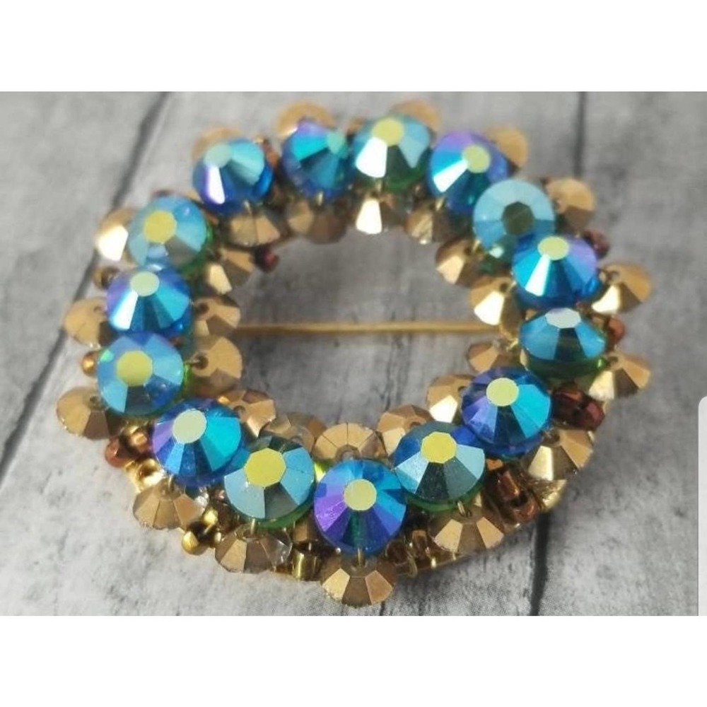 Signed HOBE Aurora Borealis Sequin-Style Brooch– Vintage 60s Designer Jewelry